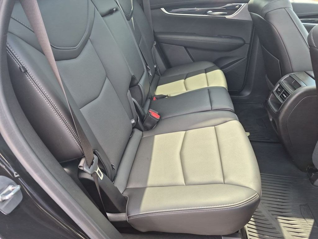 Thumbnail: 2024 Cadillac XT5 - 28
