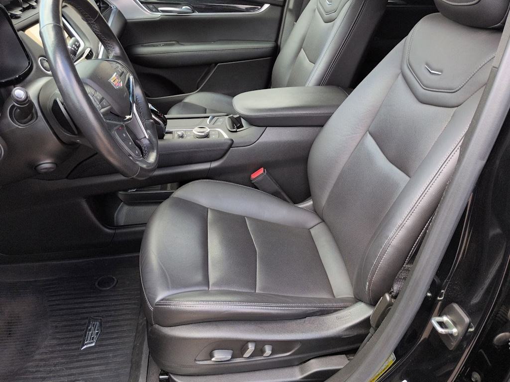 Thumbnail: 2023 Cadillac XT5 - 11