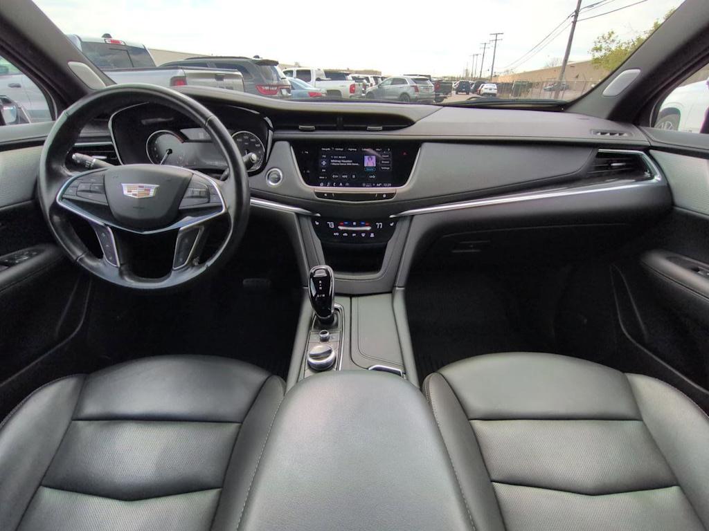 Thumbnail: 2023 Cadillac XT5 - 10