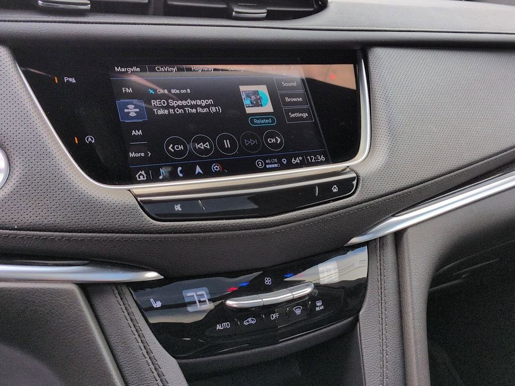 Thumbnail: 2023 Cadillac XT5 - 15
