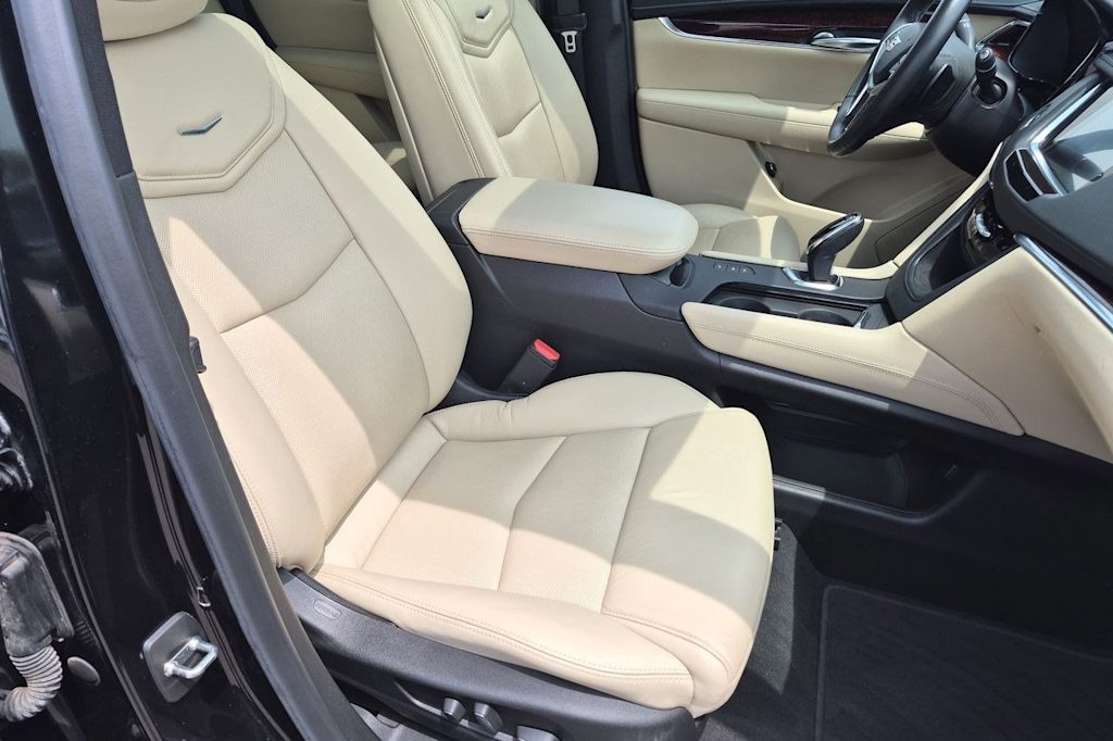 Thumbnail: 2019 Cadillac XT5 - 12