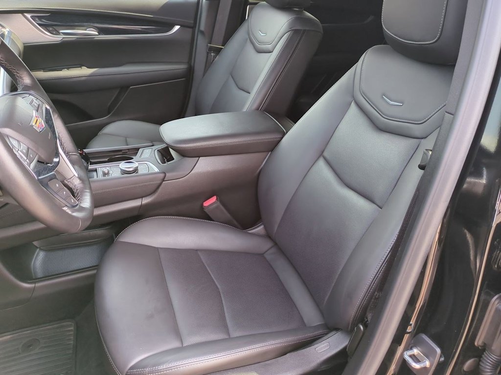 Thumbnail: 2023 Cadillac XT5 - 10