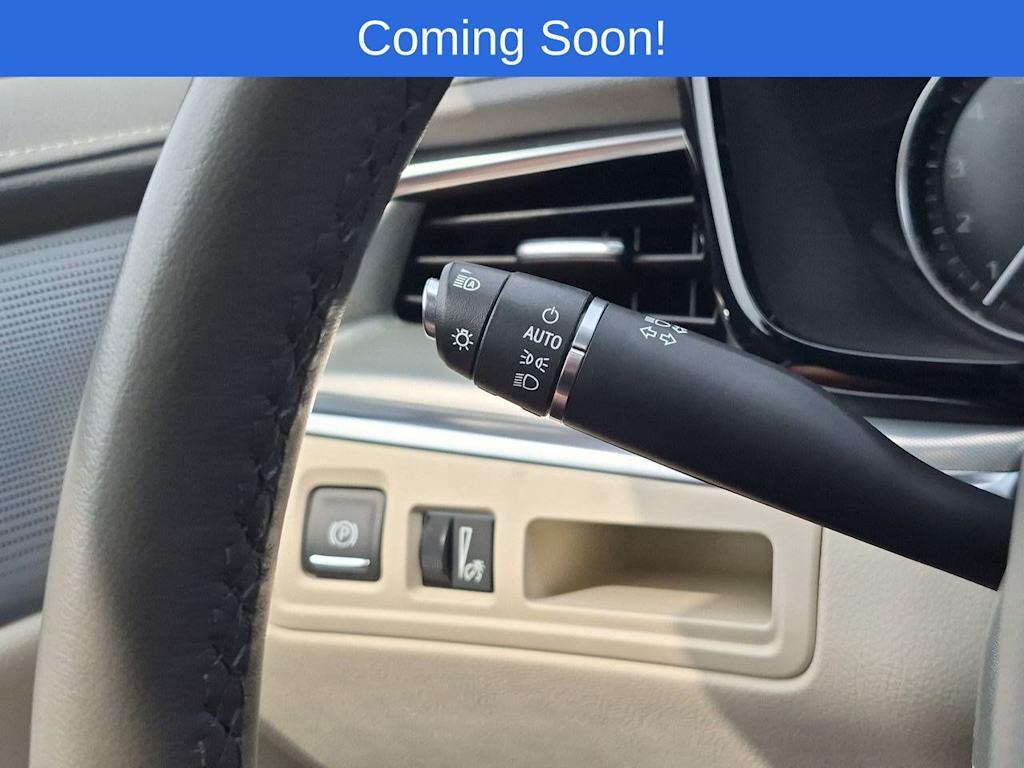 Thumbnail: 2024 Cadillac XT5 - 16