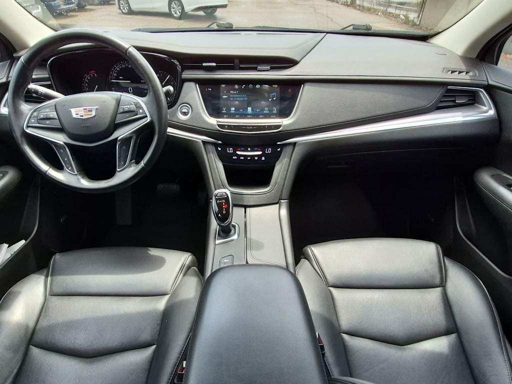 Thumbnail: 2018 Cadillac XT5 - 10