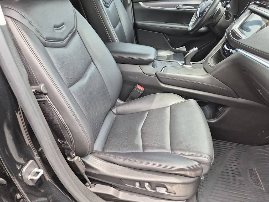 Thumbnail: 2018 Cadillac XT5 - 12
