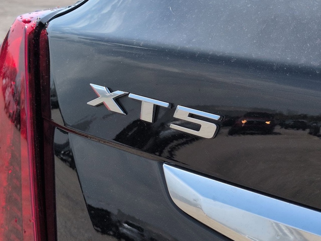Thumbnail: 2023 Cadillac XT5 - 23