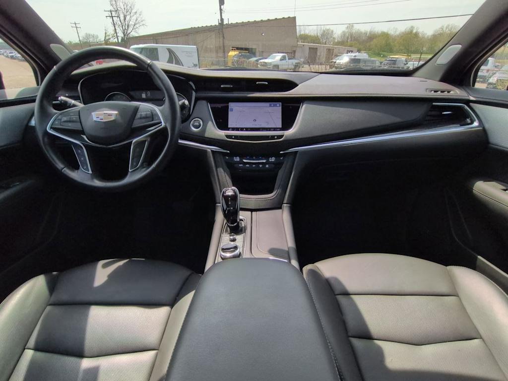 Thumbnail: 2023 Cadillac XT5 - 8