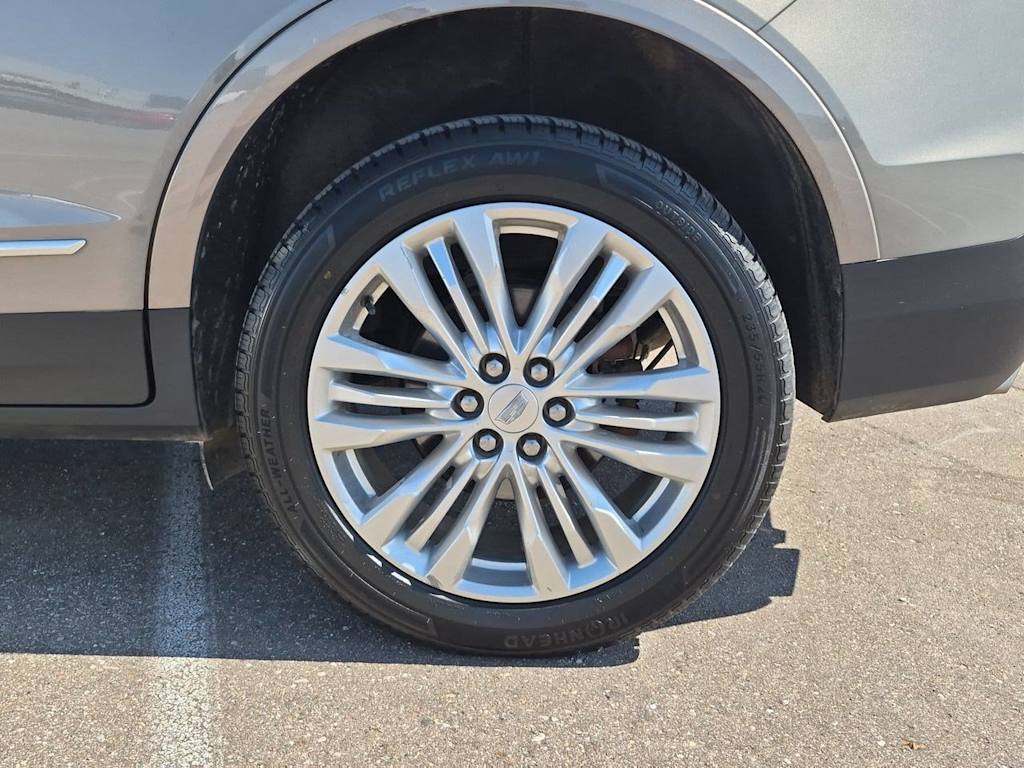 Thumbnail: 2018 Cadillac XT5 - 8