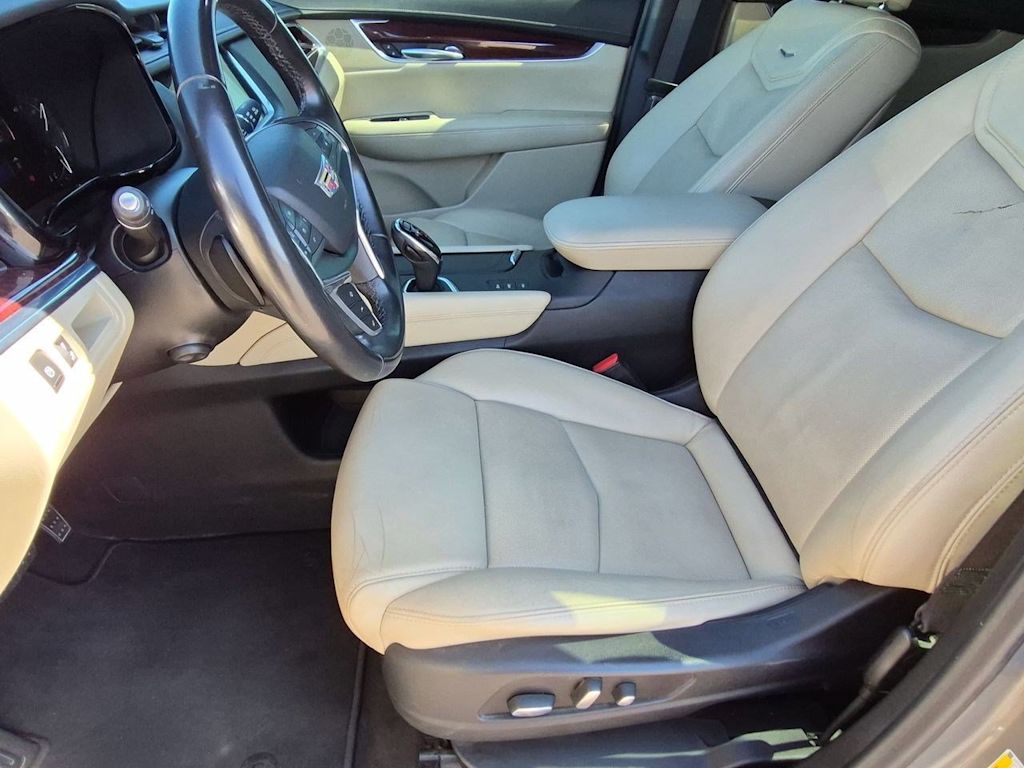 Thumbnail: 2018 Cadillac XT5 - 11