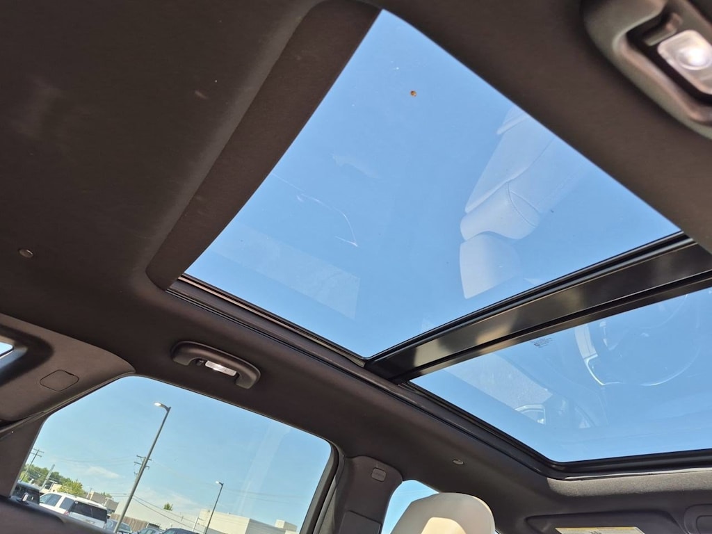 Thumbnail: 2018 Cadillac XT5 - 31