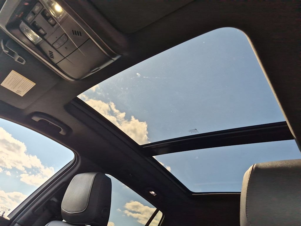 Thumbnail: 2024 Cadillac XT6 - 27