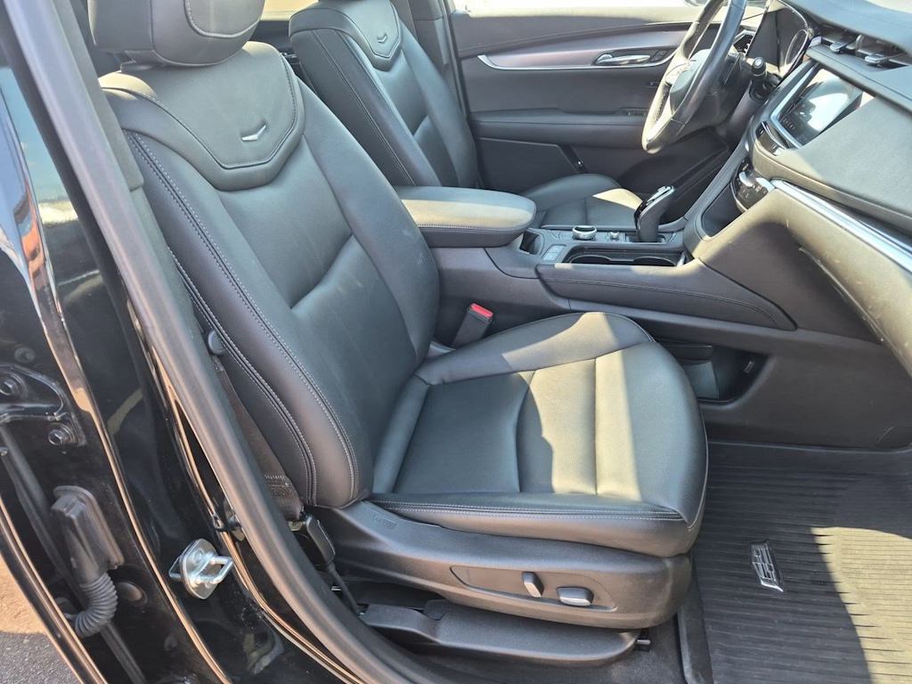 Thumbnail: 2024 Cadillac XT6 - 11