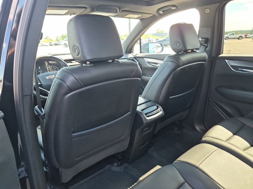 Thumbnail: 2024 Cadillac XT6 - 12