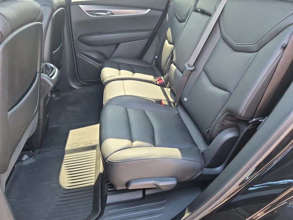 Thumbnail: 2024 Cadillac XT6 - 28