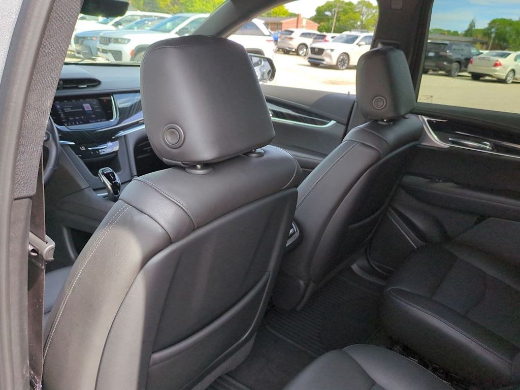 Thumbnail: 2023 Cadillac XT6 - 12