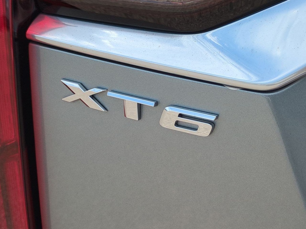 Thumbnail: 2023 Cadillac XT6 - 24