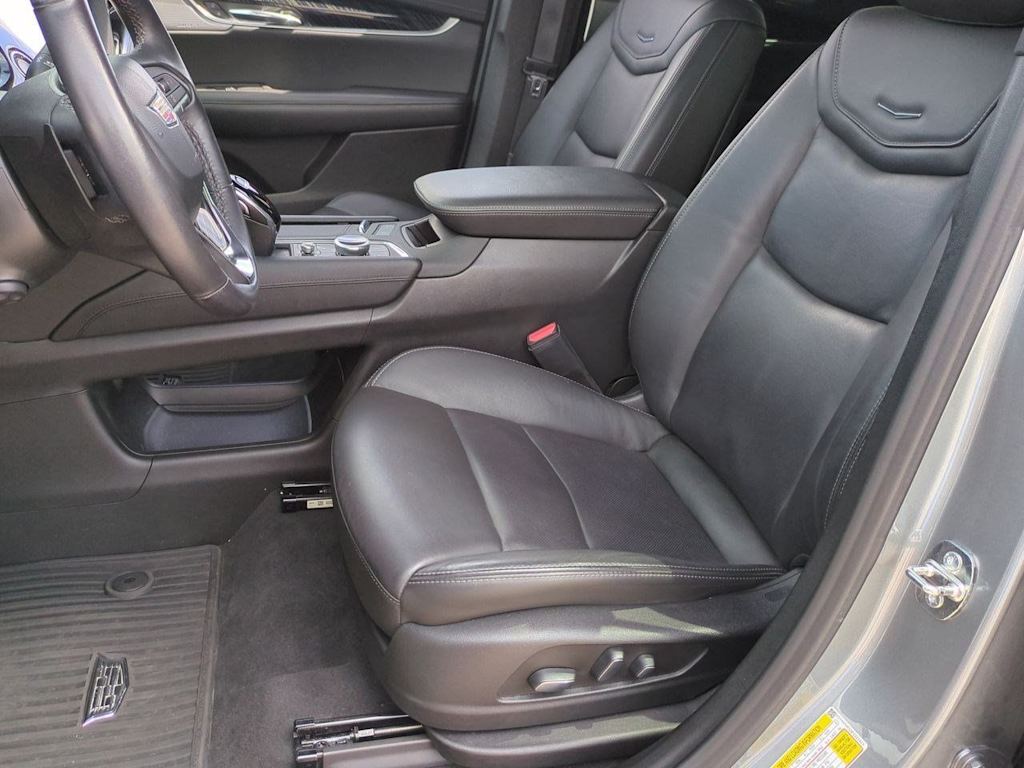 Thumbnail: 2023 Cadillac XT6 - 10