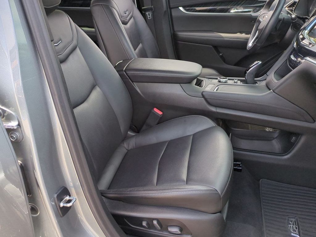 Thumbnail: 2023 Cadillac XT6 - 11
