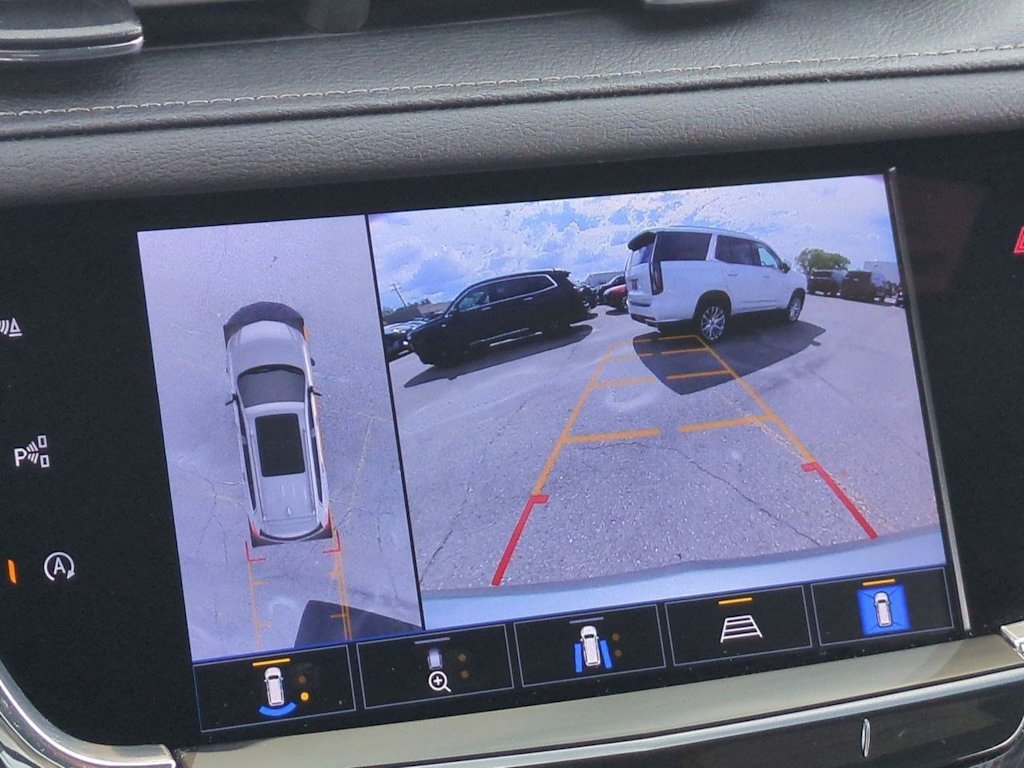 Thumbnail: 2023 Cadillac XT6 - 34