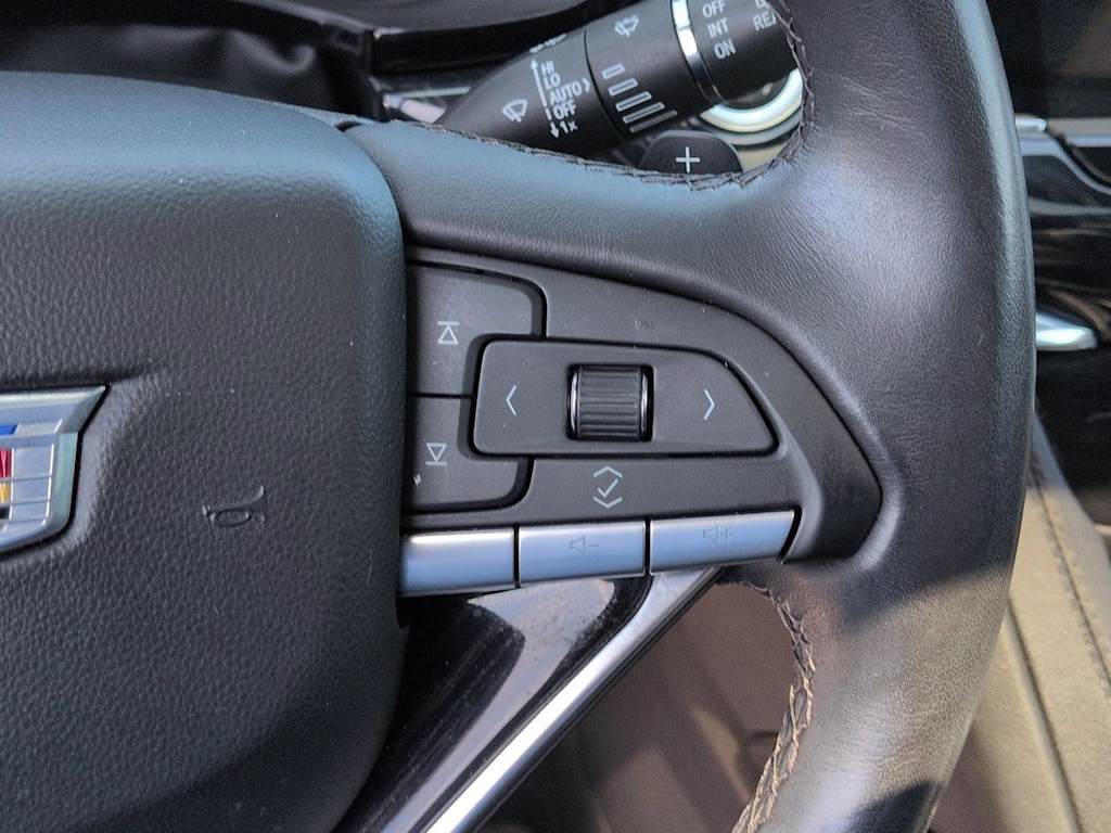 Thumbnail: 2023 Cadillac XT6 - 30