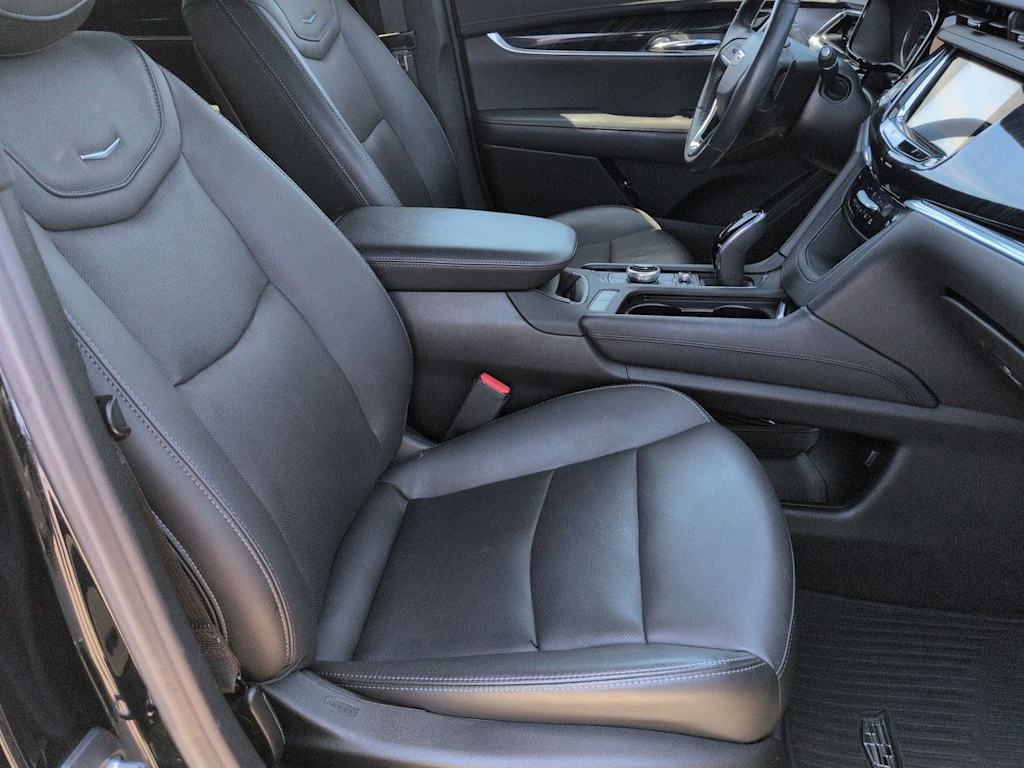 Thumbnail: 2023 Cadillac XT6 - 28