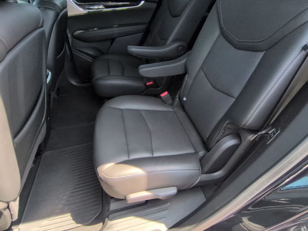 Thumbnail: 2023 Cadillac XT6 - 27