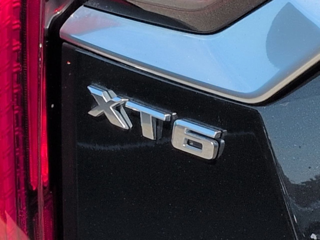 Thumbnail: 2023 Cadillac XT6 - 7
