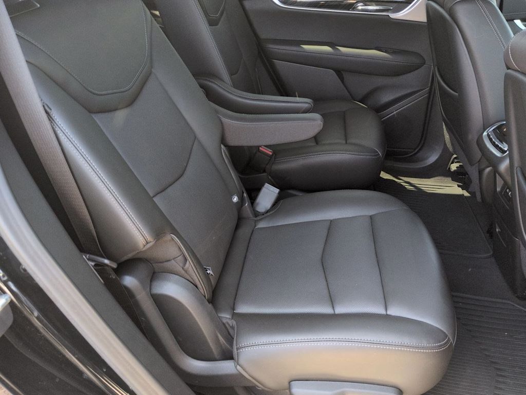 Thumbnail: 2023 Cadillac XT6 - 12