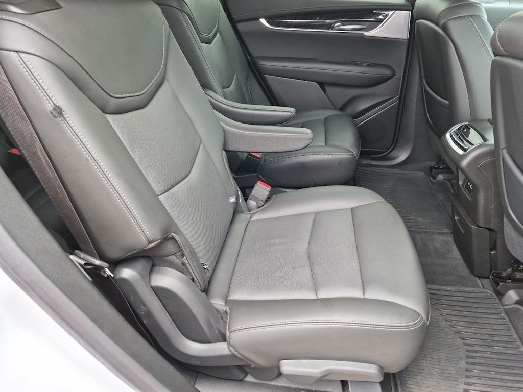 Thumbnail: 2024 Cadillac XT6 - 28