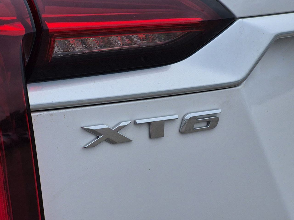 Thumbnail: 2024 Cadillac XT6 - 24