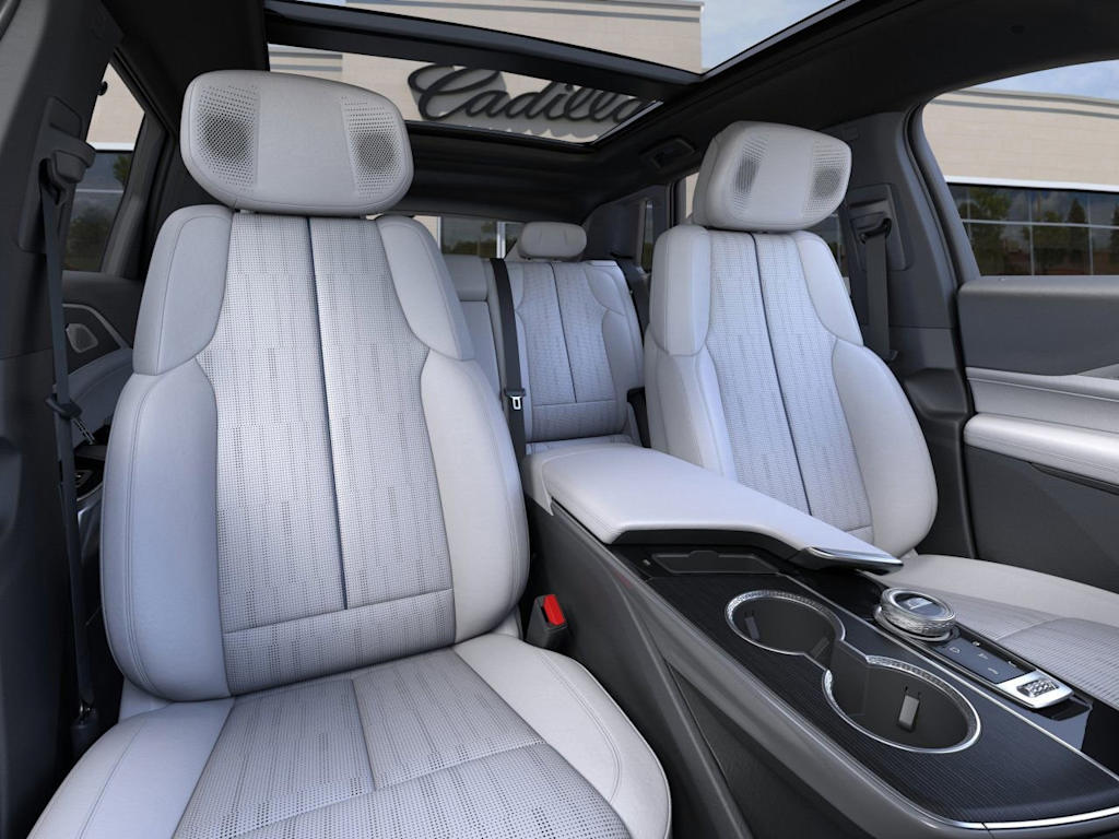 Thumbnail: 2025 Cadillac Lyriq - 8