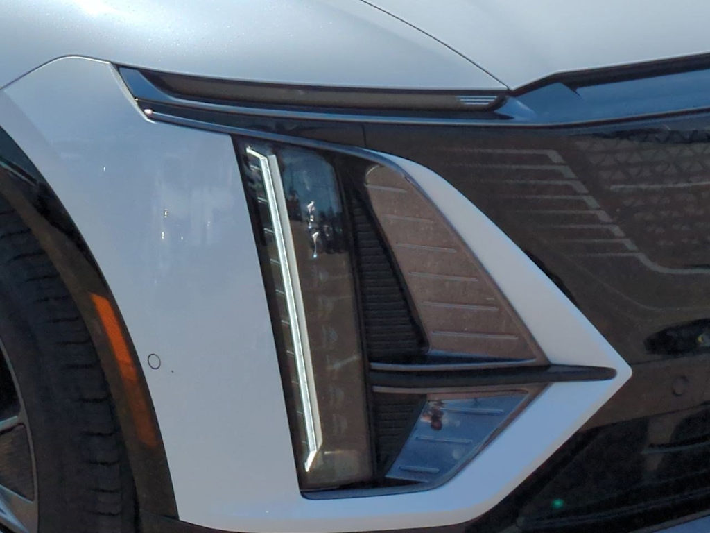 Thumbnail: 2024 Cadillac Lyriq - 6