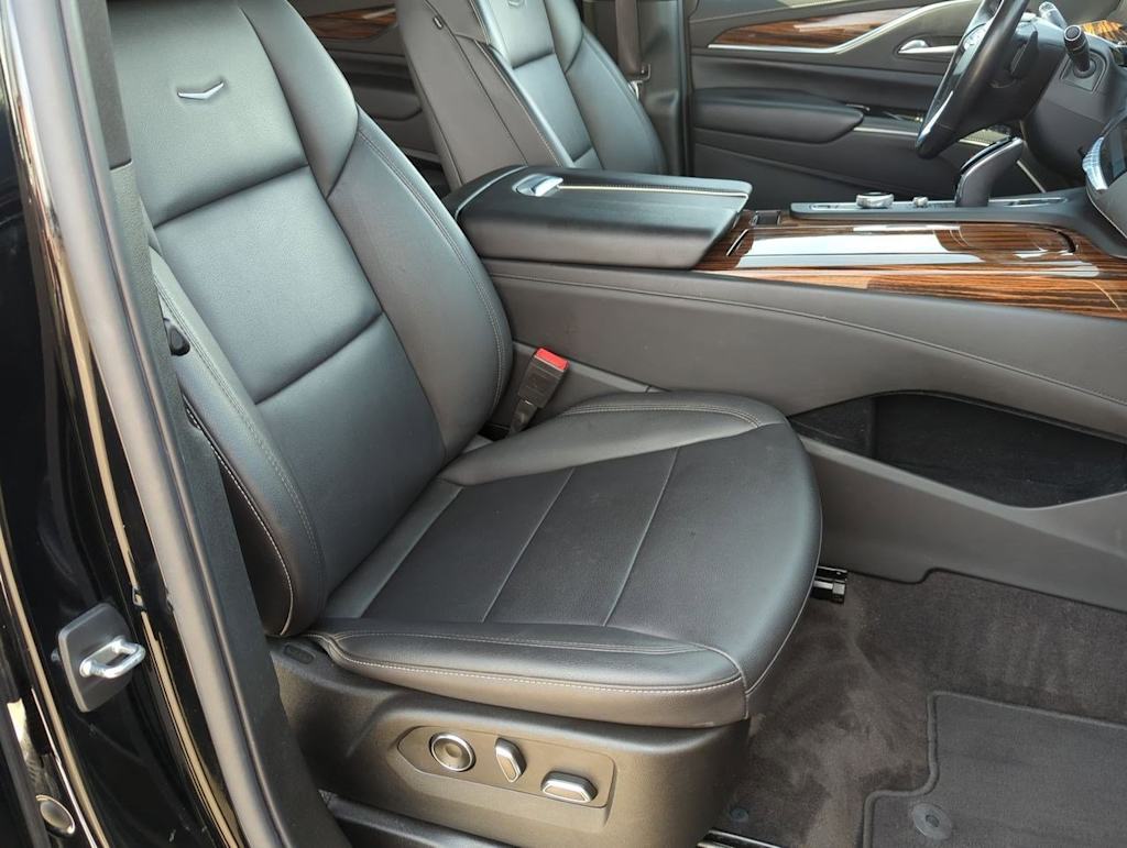 2022 Cadillac Escalade Luxury 25