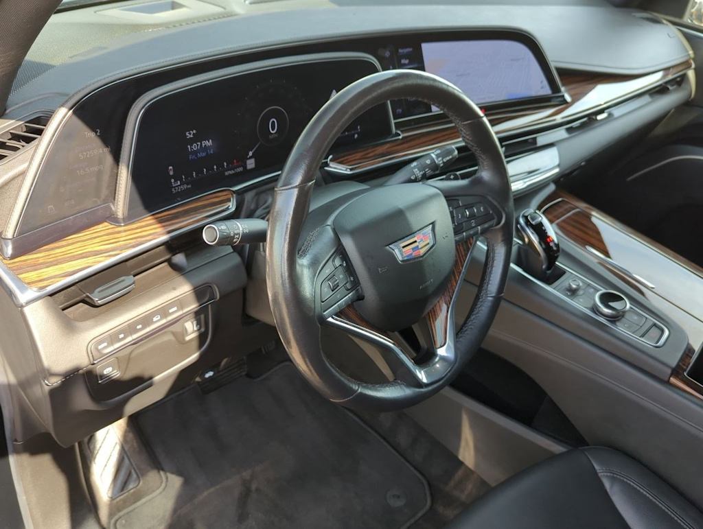 2022 Cadillac Escalade Luxury 2