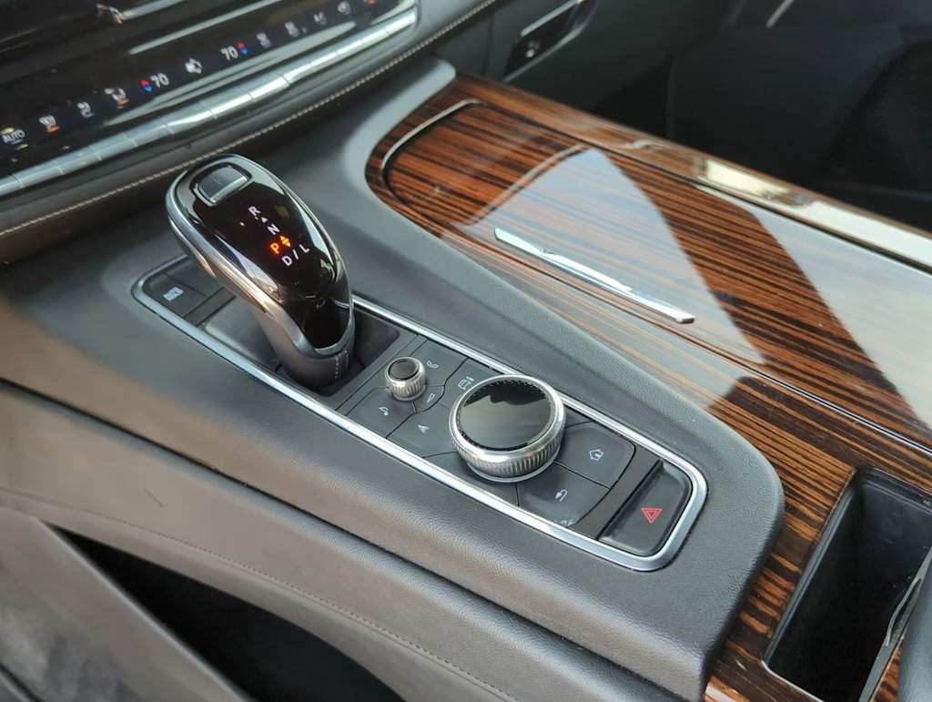 2022 Cadillac Escalade Luxury 15