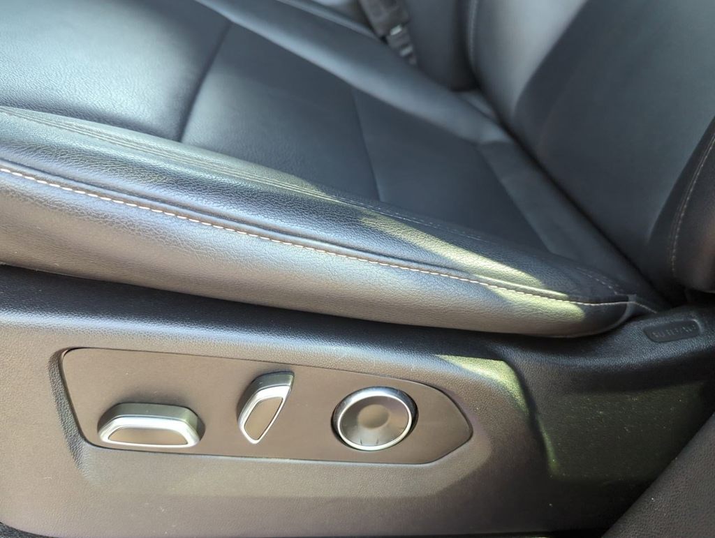 2022 Cadillac Escalade Luxury 23