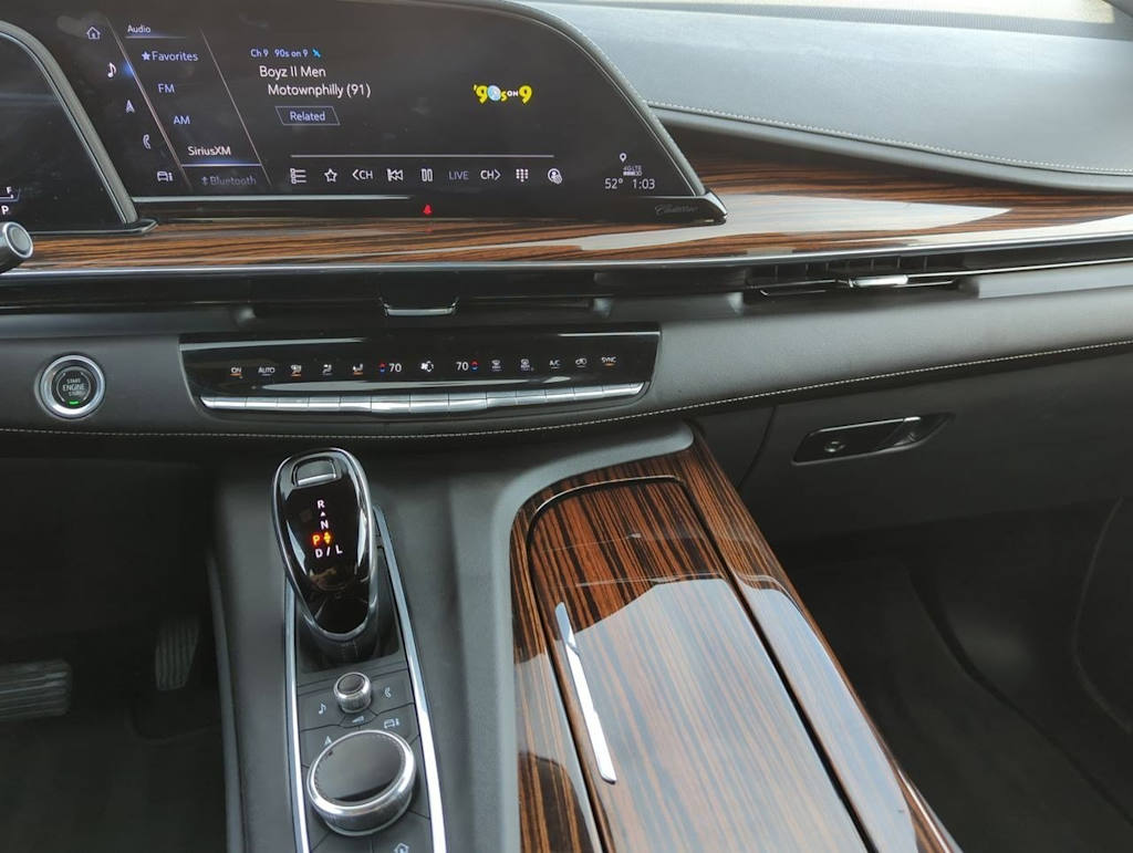 2022 Cadillac Escalade Luxury 14