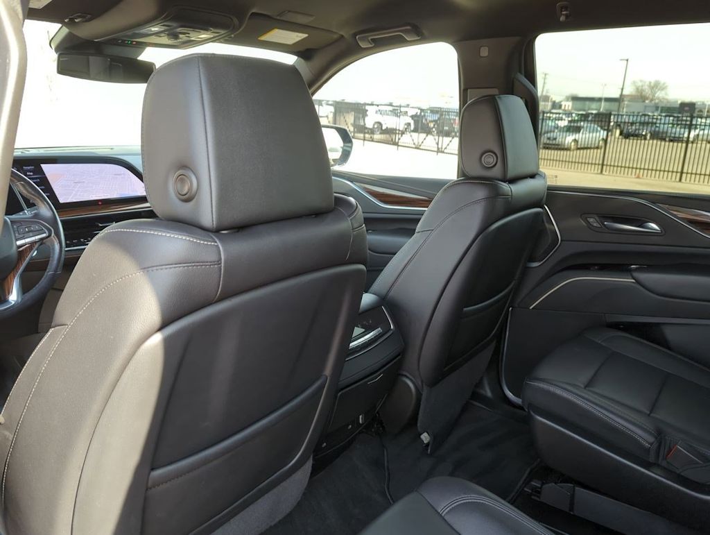 2022 Cadillac Escalade Luxury 12