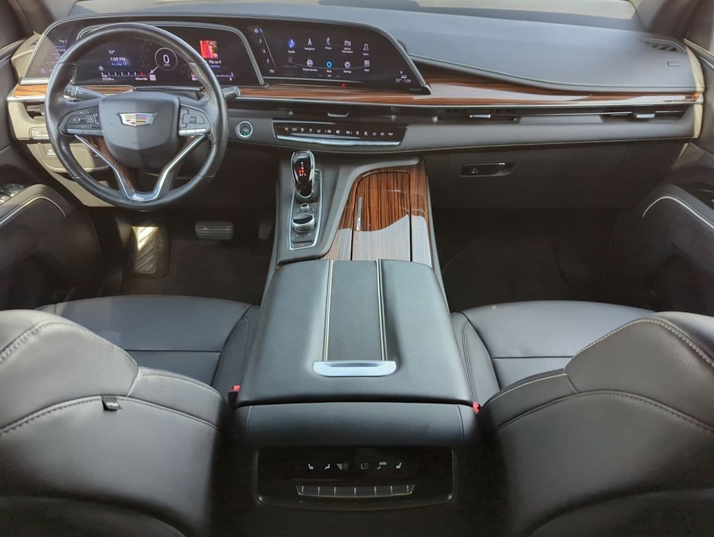 2022 Cadillac Escalade Luxury 9