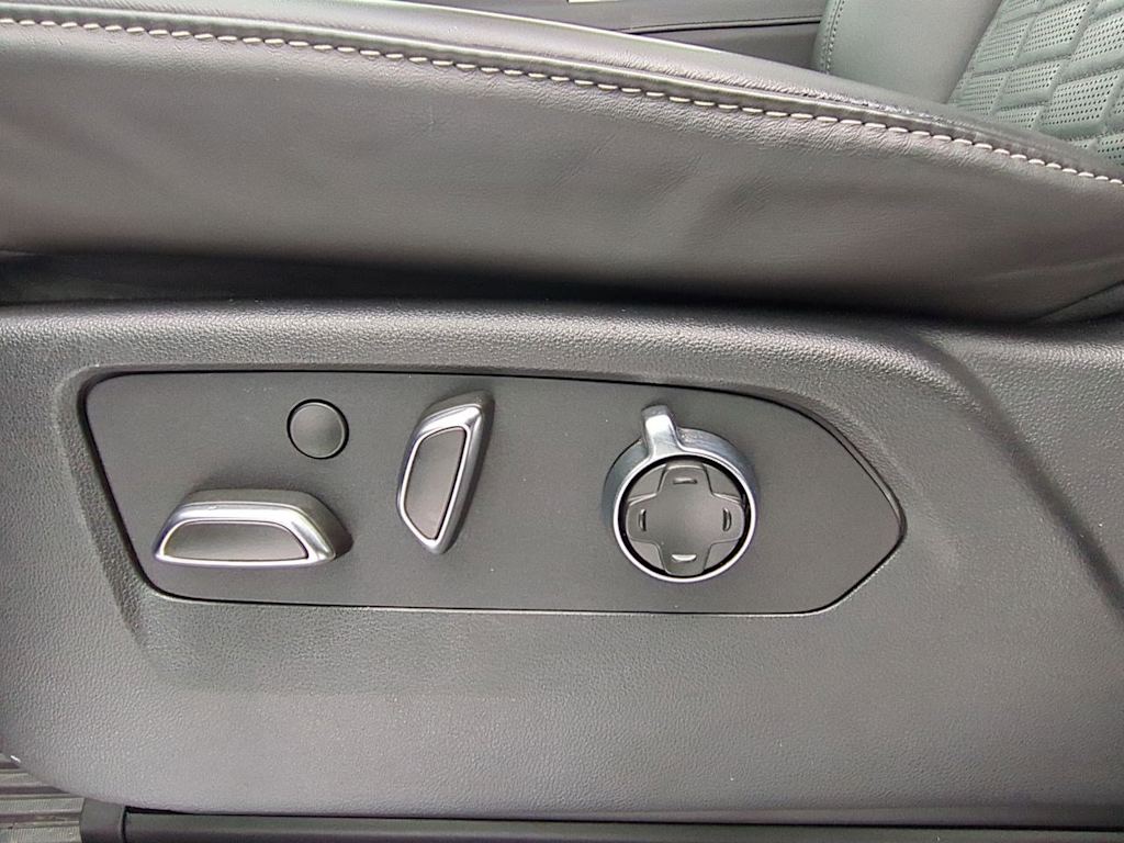 Thumbnail: 2024 Cadillac Escalade - 26