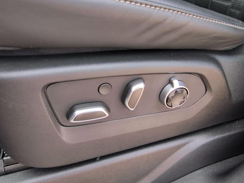Thumbnail: 2025 Cadillac Escalade - 26