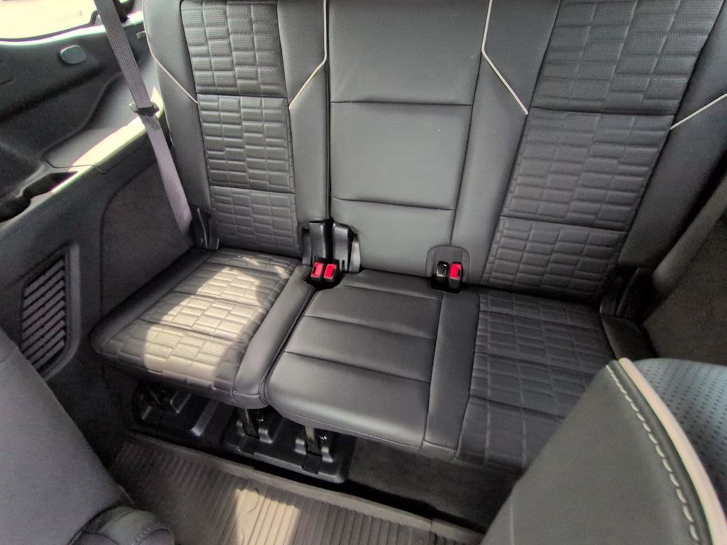 Thumbnail: 2025 Cadillac Escalade - 30