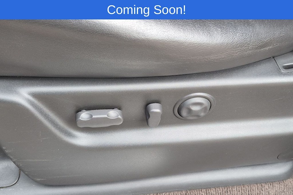 Thumbnail: 2010 Cadillac Escalade - 24