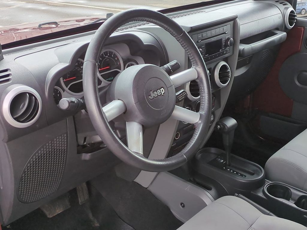 2009 Jeep Wrangler Unlimited Sahara 2