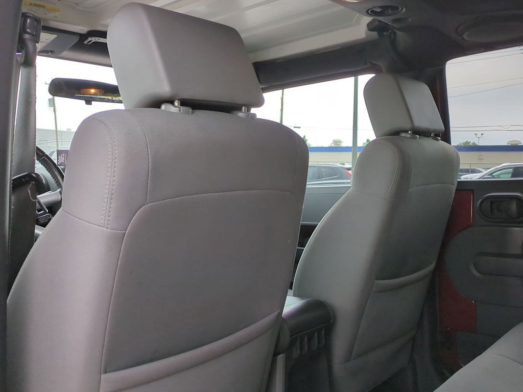 2009 Jeep Wrangler Unlimited Sahara 12