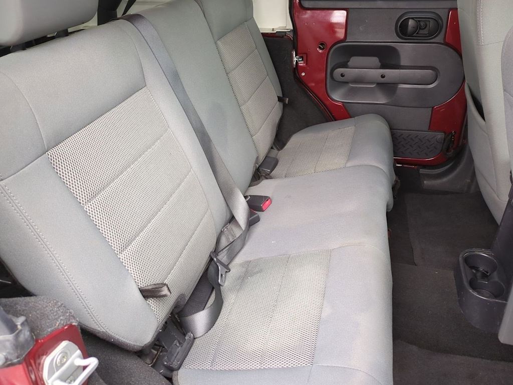 2009 Jeep Wrangler Unlimited Sahara 11