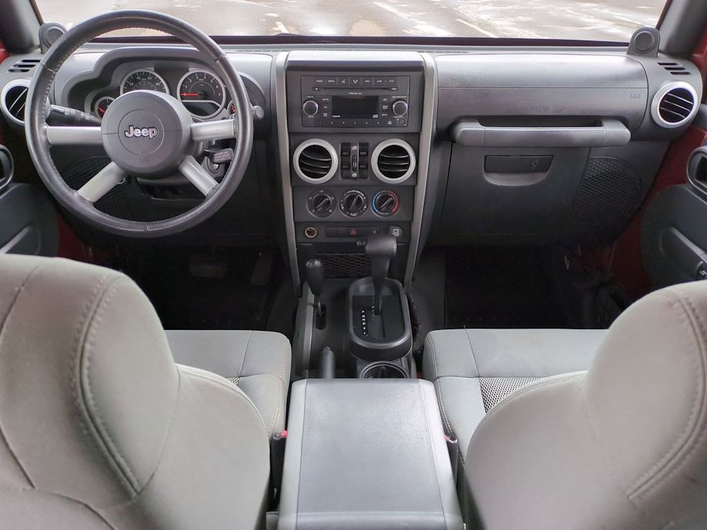 2009 Jeep Wrangler Unlimited Sahara 9