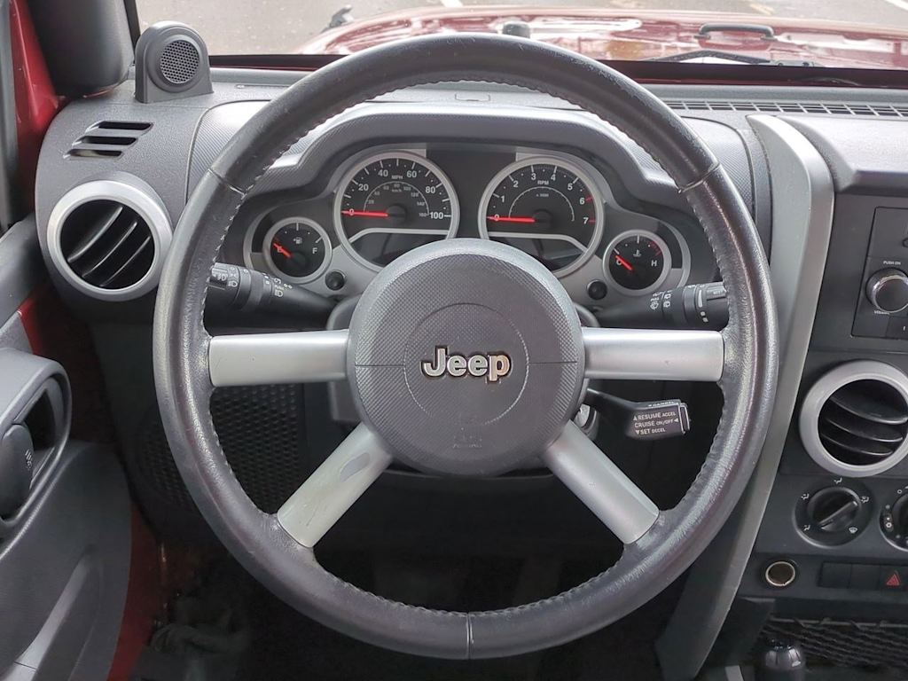 2009 Jeep Wrangler Unlimited Sahara 13