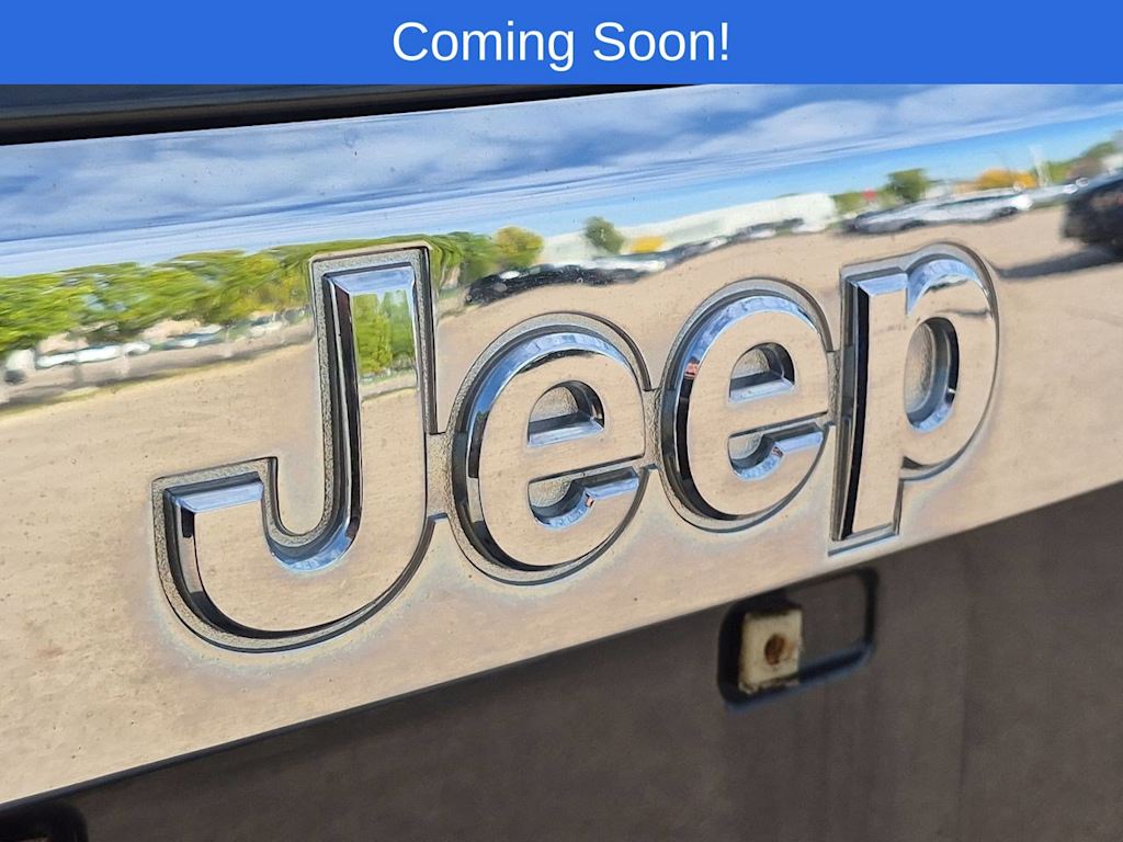 Thumbnail: 2011 Jeep Grand Cherokee - 23