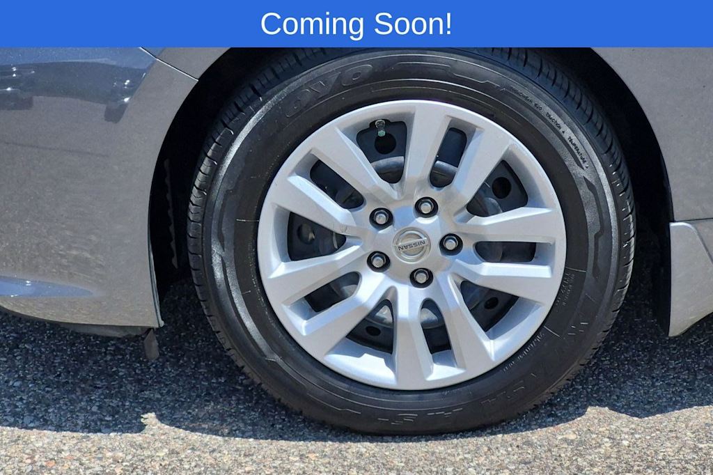 Thumbnail: 2017 Nissan Altima - 8